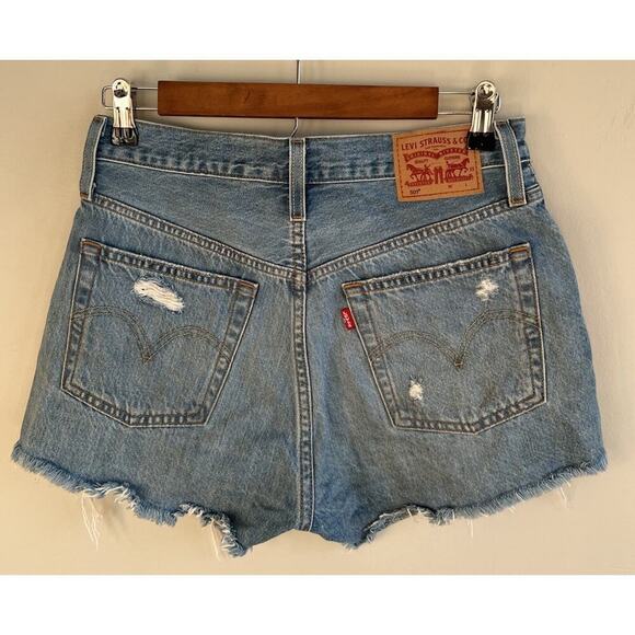 Levi’s 501 Distressed Cutoff HR Jean Denim Shorts Midrise Size 26 Cotton Women’s - Picture 2 of 7